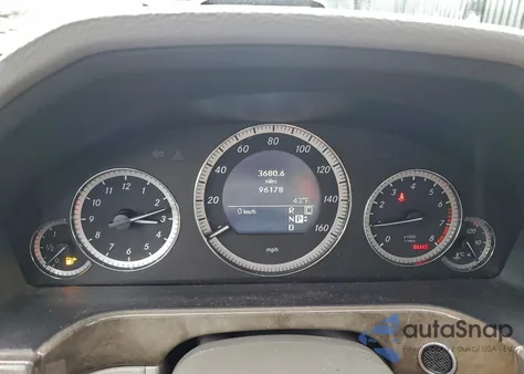 2010 Mercedes-Benz E 350 4Matic z USA, uszkodzony, nr VIN WDDHF8HB2AA191606